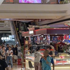 孩子丢了 为了让警察快点来 把金店玻璃砸了 为母则刚吧