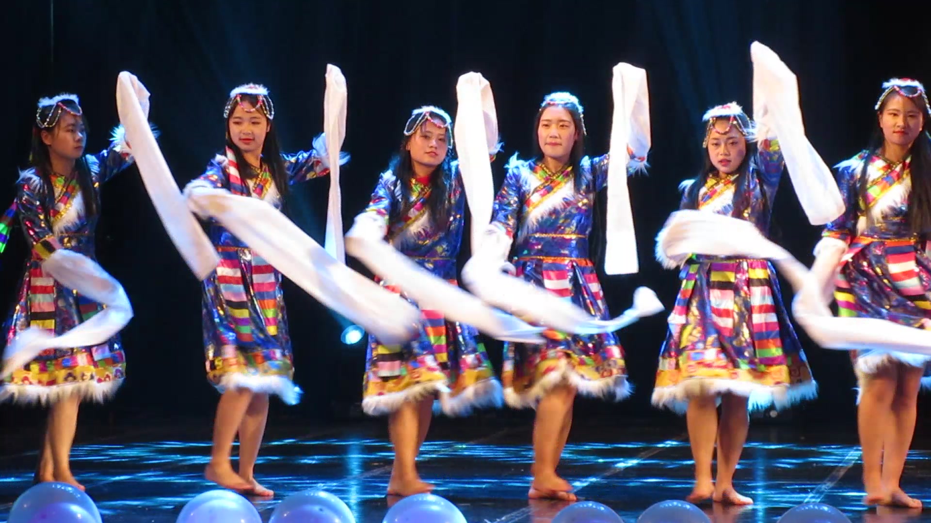 藏族舞蹈【洗衣舞】云南民族大学 少数民族舞蹈大赛