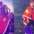 这才是中国当下的偶像！王嘉尔身披国旗与全场互动，瞬间泪目了！