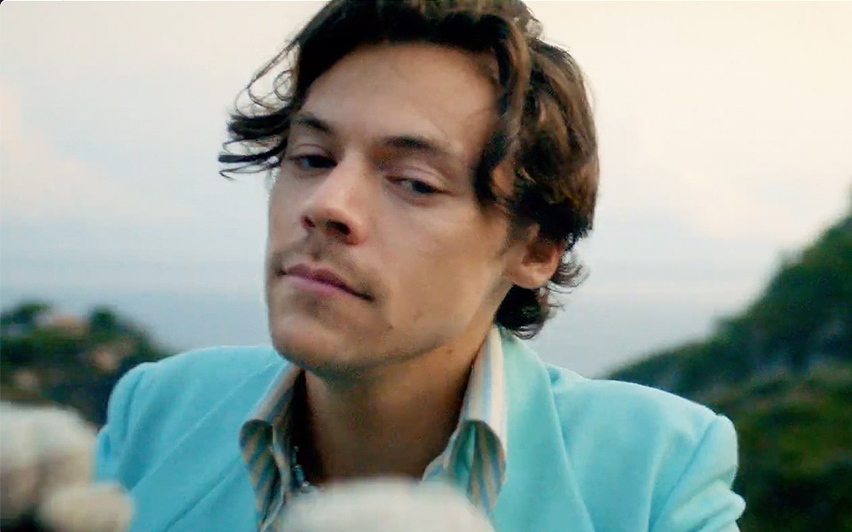harry styles golden outfits