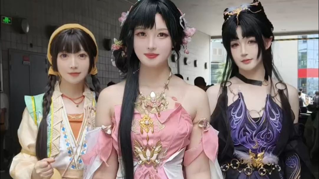 What do cj's officers do when they're not at work?