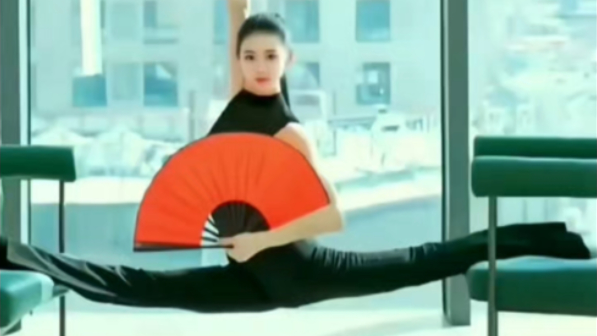 Evergrande Song and Dance Troupe leader Shanshan Bai's strength is really how the bosses taste it.