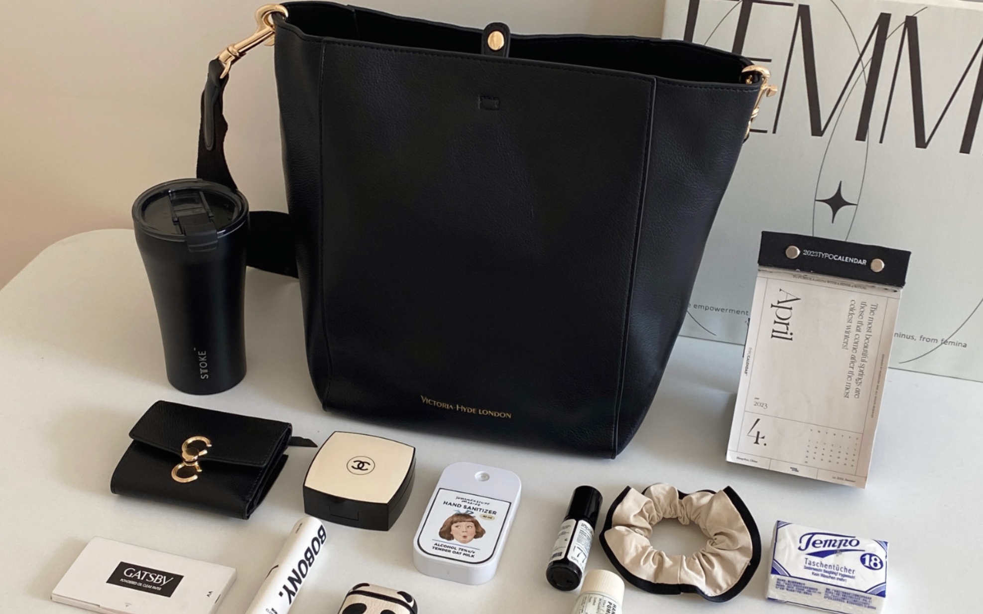 翻包记｜一支简约实用的大容量水桶包