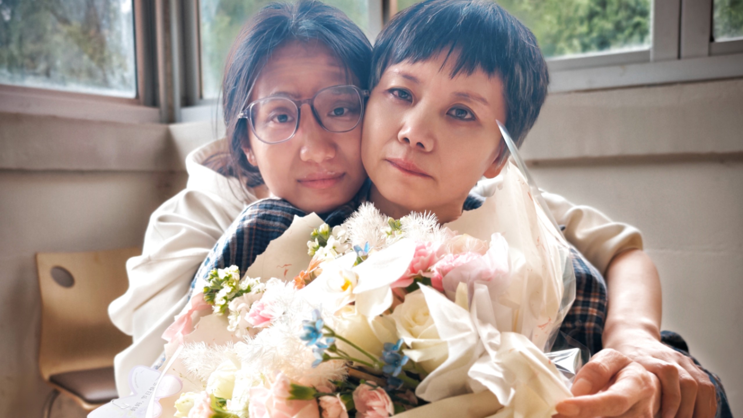 母女双双小脑萎缩！母亲节四百公里奔赴，只为余生不多的相见。