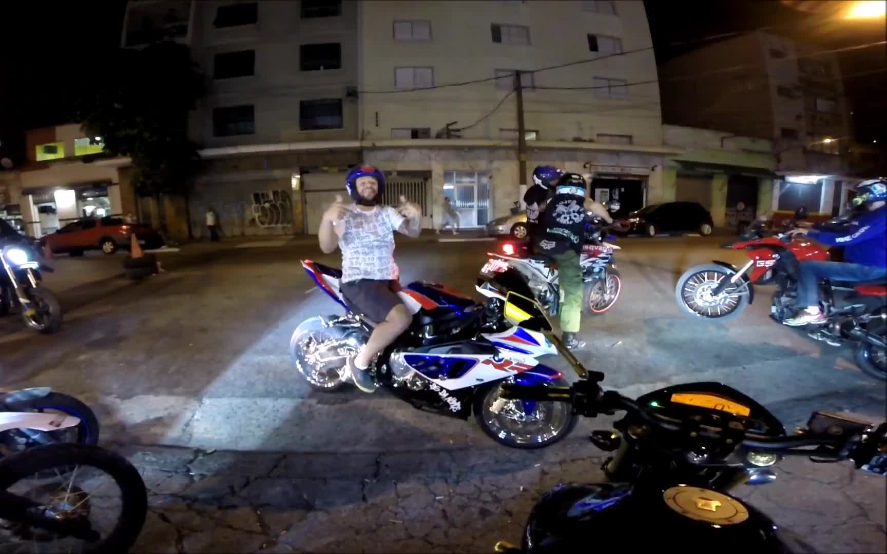 巴西炸街党的机车生活-宝马翘头哥