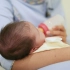 防止宝宝吐奶，专业护士亲授护理方法！