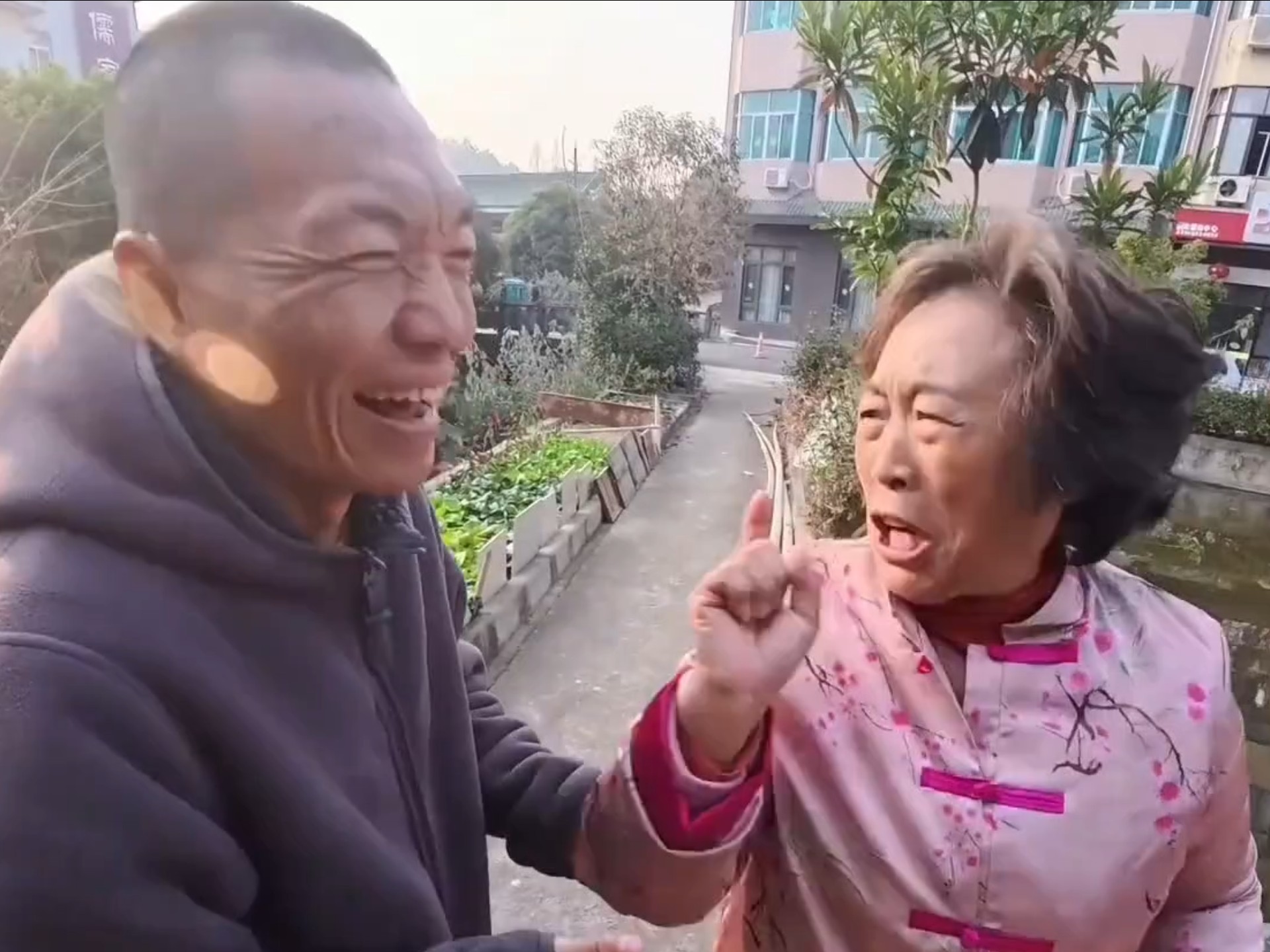 《放生老太与钓鱼佬》第四部