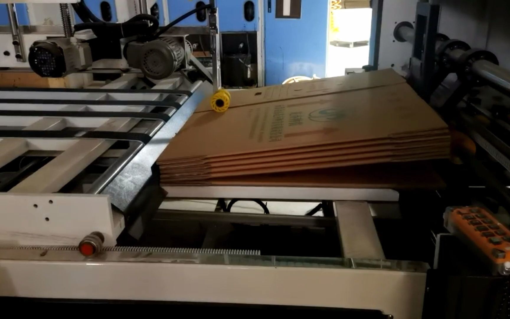 全自动粘钉一体机,一机三用,可粘,可订,可同时使用,你觉得怎样?