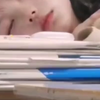 我妹妹睡觉竟然睁着眼睛