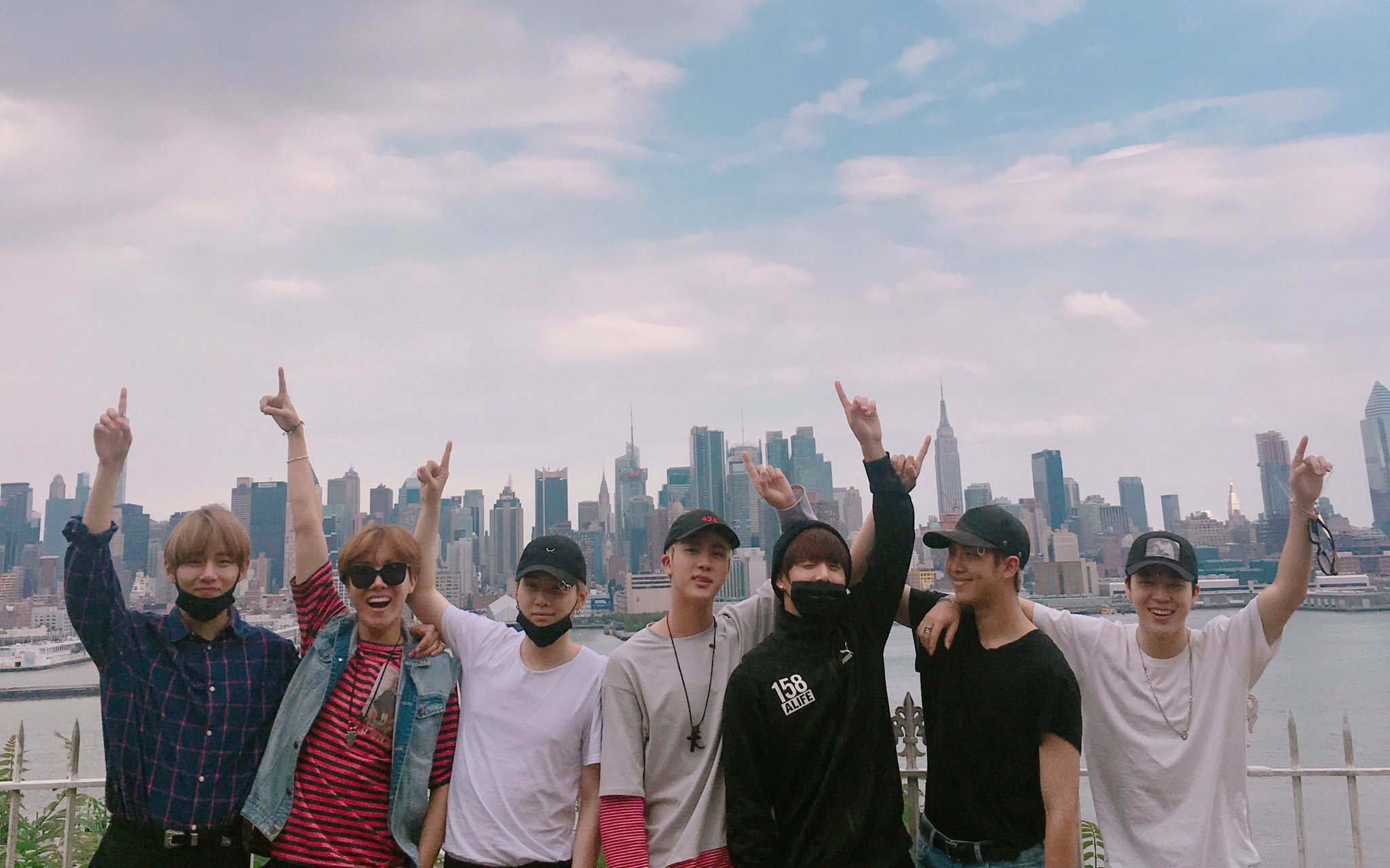 防弹少年团 改版专辑狂卖超过 193 万张!登《美国达人秀》带来特别表演!