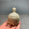 【万寿无疆】——富甲天下纯手工创意作品，完美极品冰料，全品无瑕。顶级去料工艺  精美之作。龟寓意着忍耐、长寿，辟邪。尺寸：6.7×5.5×4.7cm
