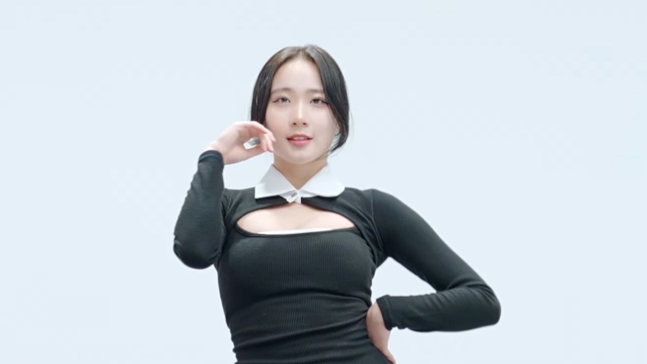 Jung In, short hair, black cheongsam.