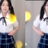 韩国清秀小姐姐百褶裙舞蹈，青春的感觉