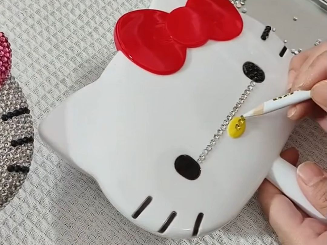 满钻kt猫镜子教程来了，超详细的保姆级教程