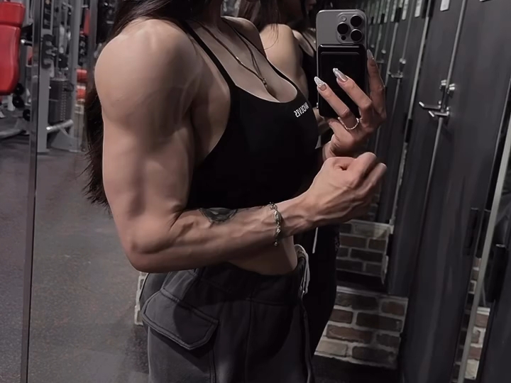 湾湾肌肉美女温蒂