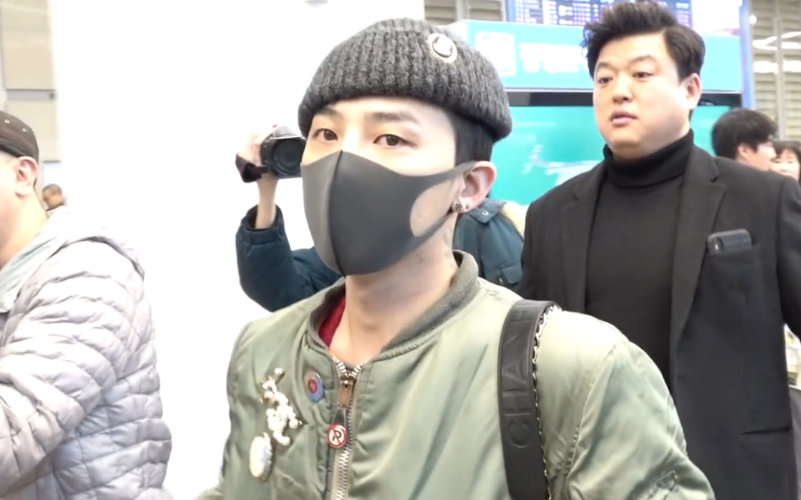 G Dragon权志龙 0124仁川入境 哔哩哔哩 つロ干杯 Bilibili