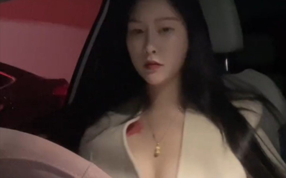 Cutting Lotus Roots with a Knife