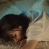 妈妈不在家，继父就对三个漂亮女儿下手，女孩被迫失身