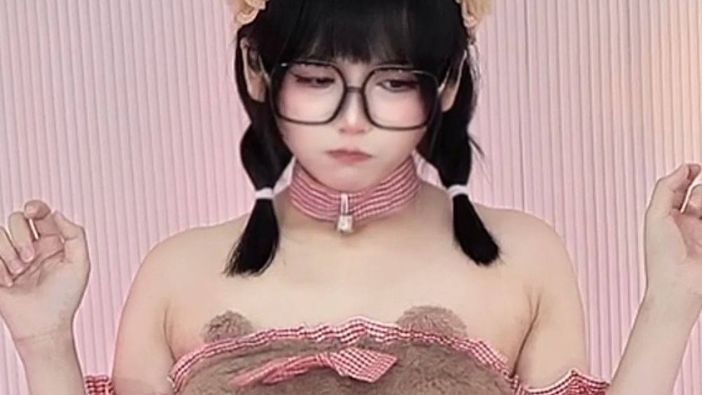 The bear shakes a little!