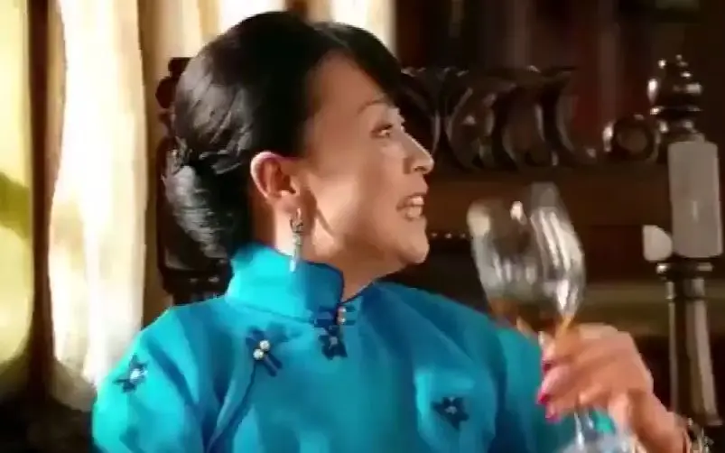 让子弹飞：小细节你发现了吗，冯小刚和县长夫人有一腿