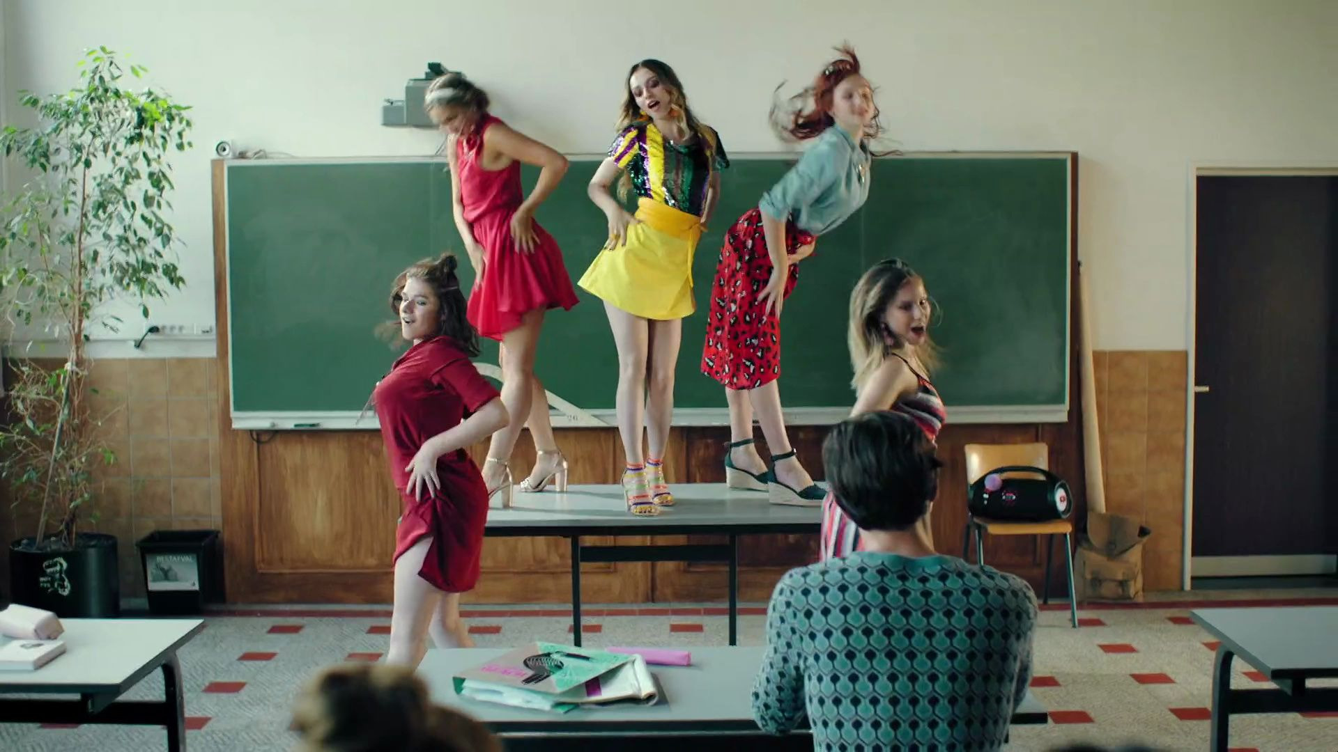 #喜欢我 |《#LikeMe》02 比利时剧 第一季 | 校园 | 青春音乐剧 | 少女风 | 土味