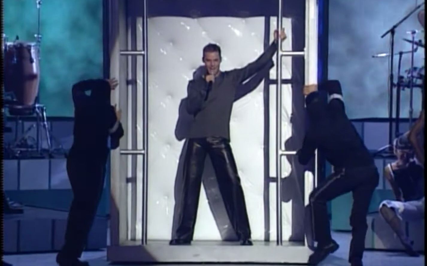 【格莱美经典现场-生命之杯】Ricky Martin - The Cup of Life (Live 1999.02.24 Grammy)