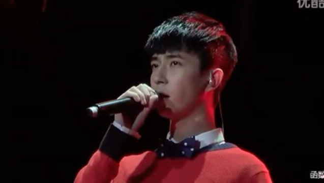 于朦胧现场演唱《天黑黑》Cover孙燕姿 天空很大却看不清楚 武汉巡演 2013.11.30