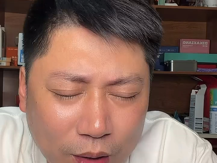 十三哥分享 柬埔寨 妙瓦底 三佛塔 东南亚园区的中国同胞们，很快被送回中国，各位家长们 家属们，请等待消息