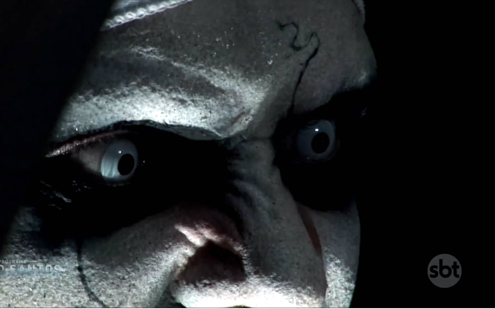 【恐怖恶作剧】魔鬼缠身的小女孩密室吓唬保姆