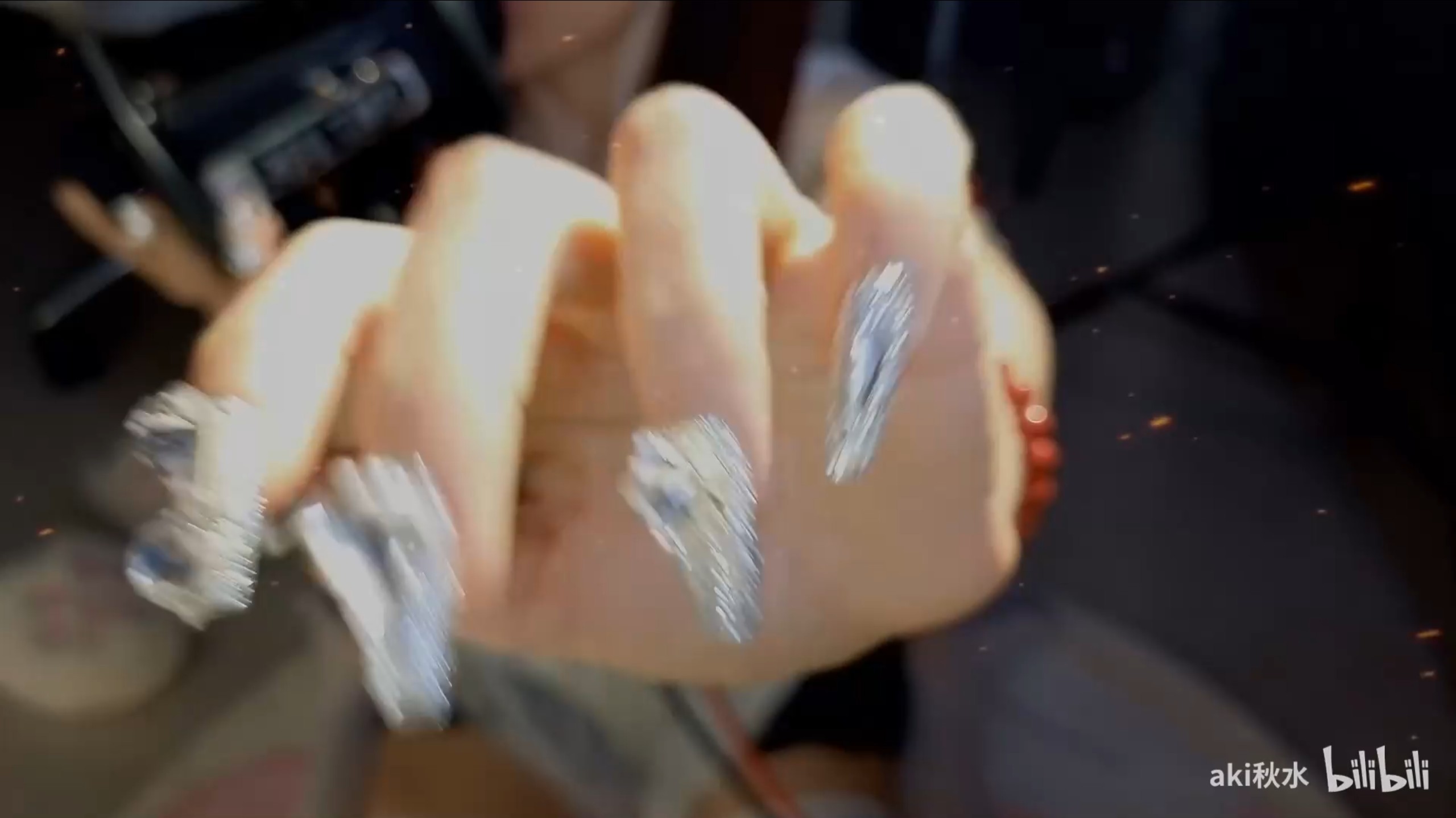 ASMR/Aki秋水/女仆围裙控~孔雀鱼雪糕prpr