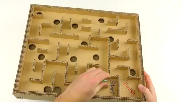 看了你应该会做的纸板小迷宫原标题boardgamemarblelabyrinthfromcard