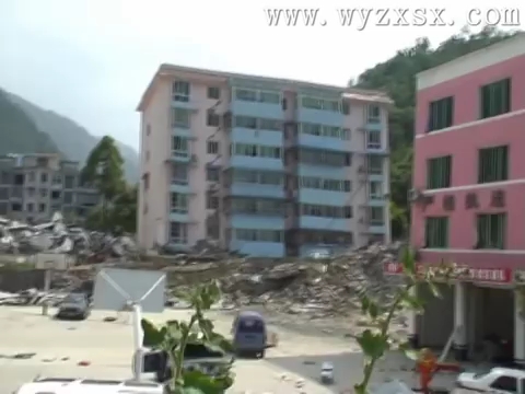 汶川大地震记录:2008年5月19日，震后的北川县城