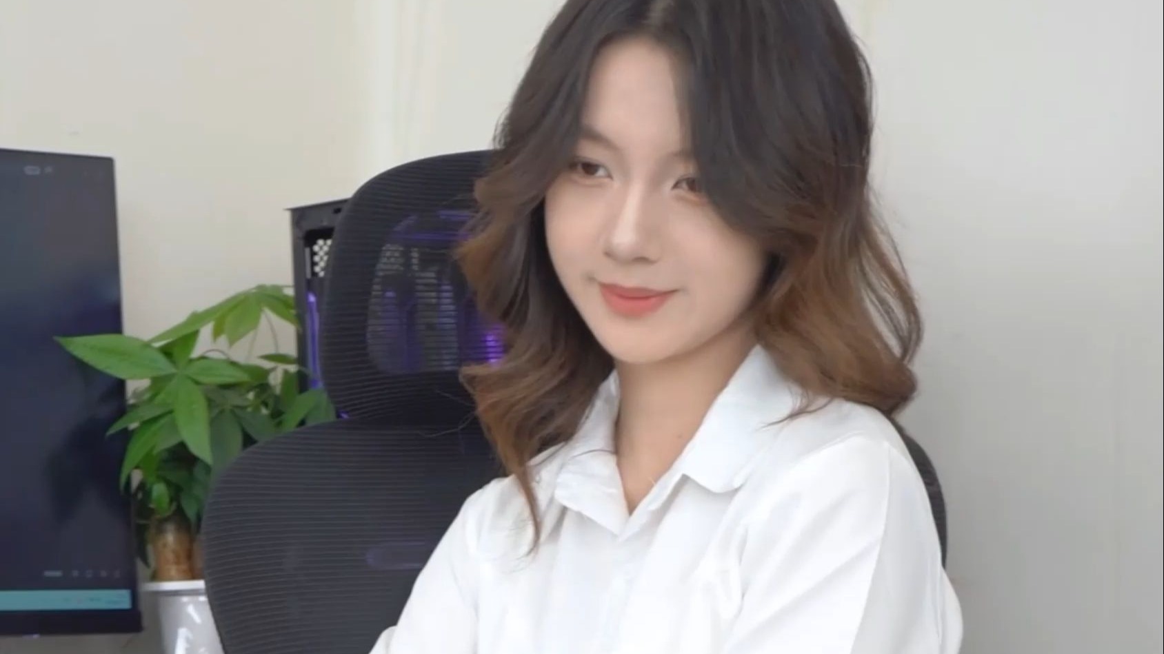 校花级甜妹，1k时薪，模特兼职，4k高清约拍