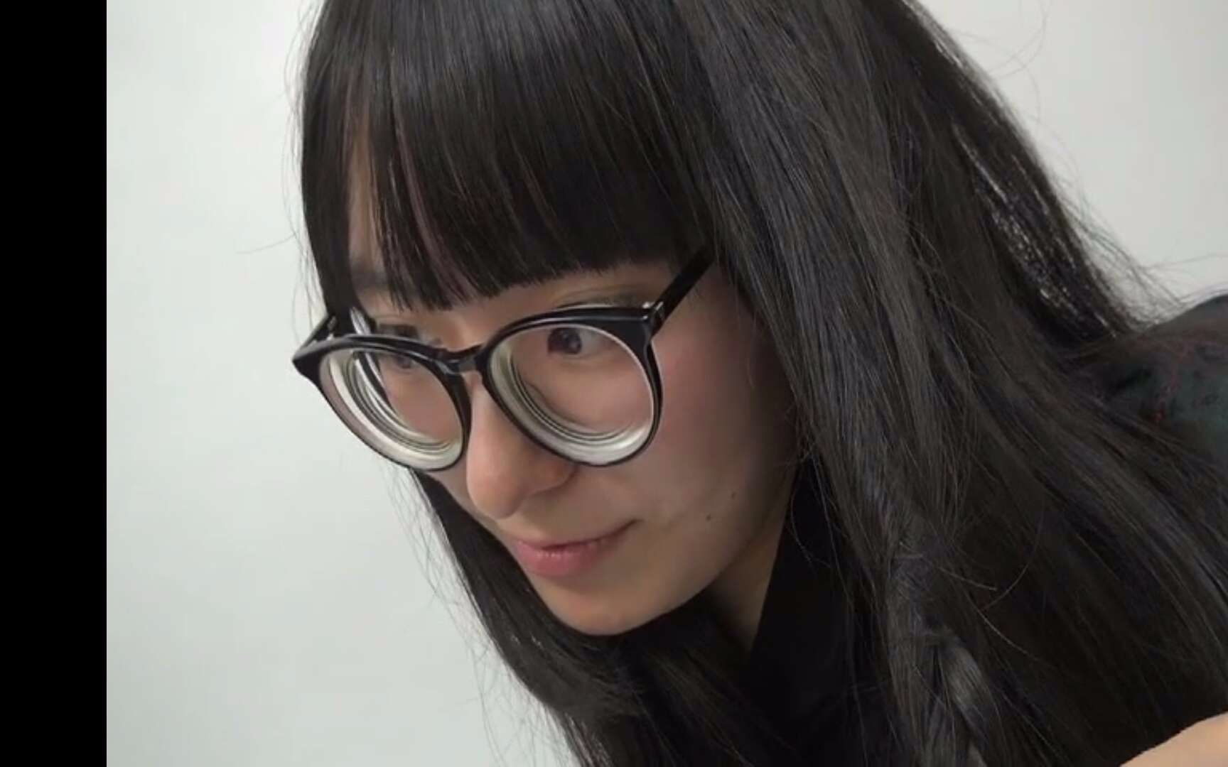 日本超高度近视眼镜娘haruka卖萌