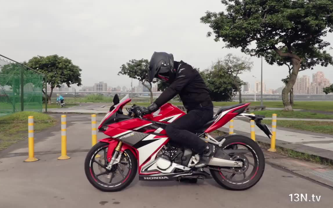 简单试骑 本田honda Cbr250rr Test Ride En Subtitle 哔哩哔哩 つロ干杯 Bilibili