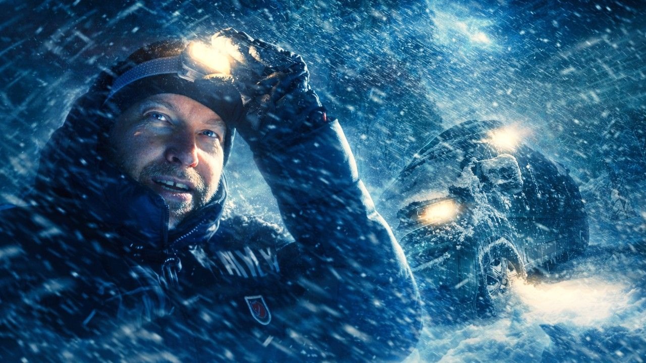 【4K HDR】挪威大叔北极冬季生活❄️在面包车里度过48小时极夜暴雪🚐260201 | 作者：Norwegian Xplorer | 机翻中文