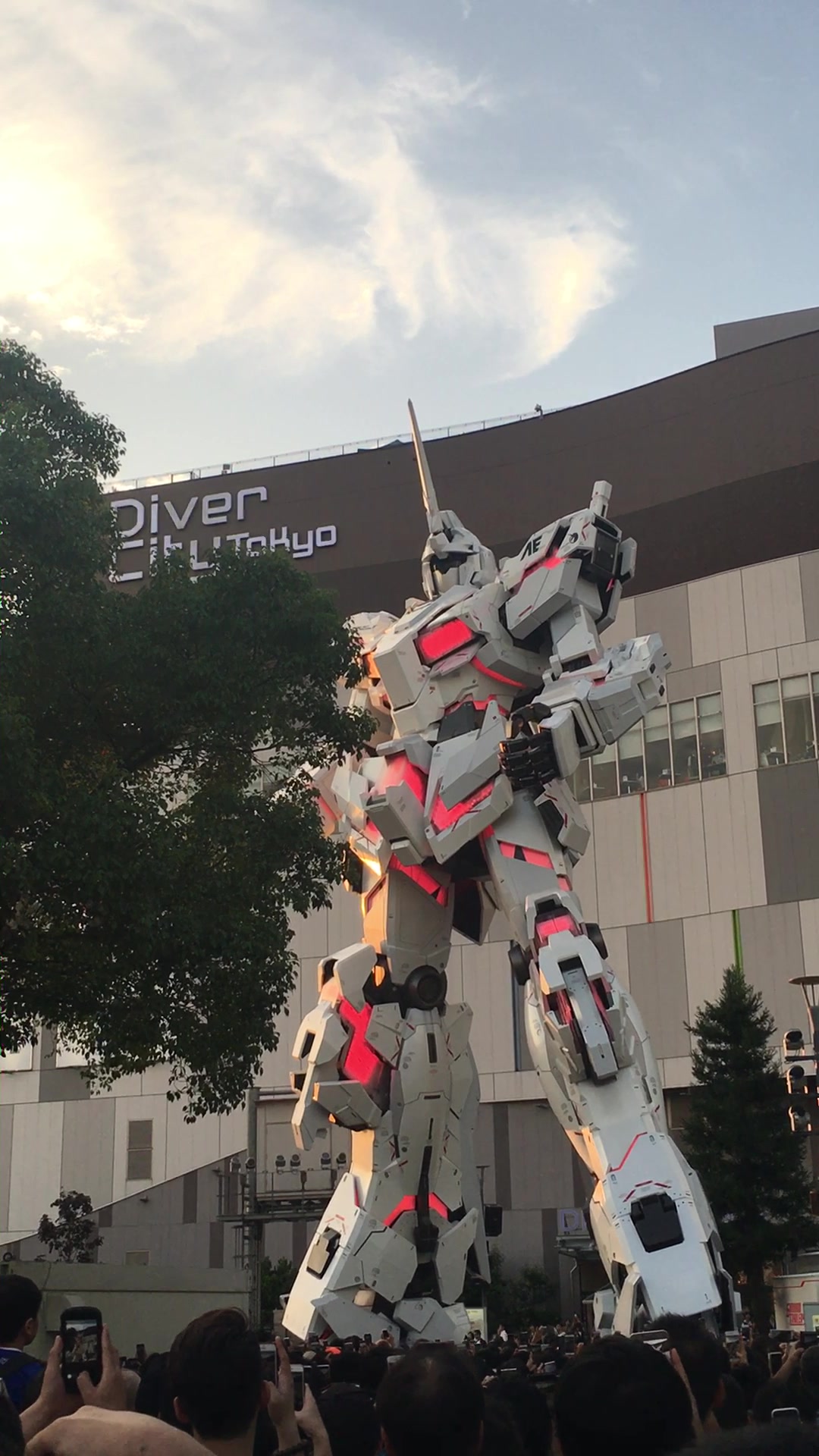 日本东京台场独角兽高达变形