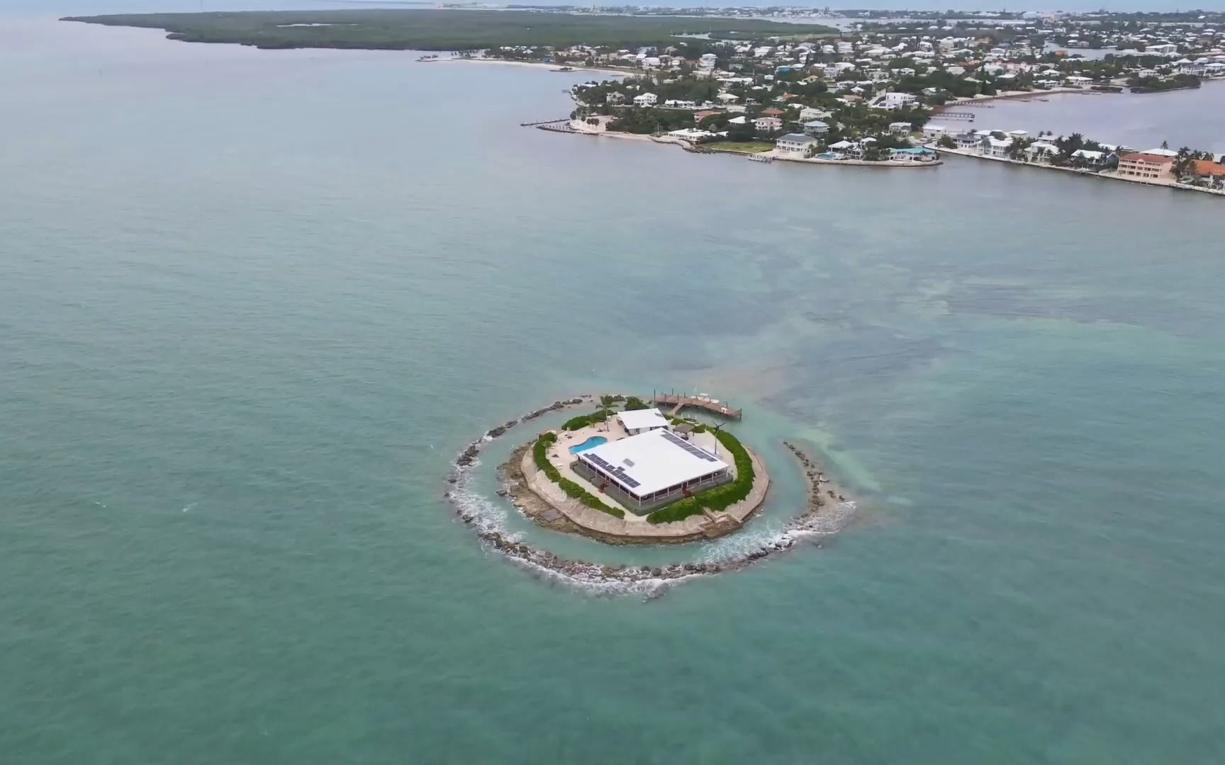 游览佛罗里达群岛价值 1650 万美元的自给自足私人岛屿！东姐妹岩岛