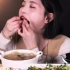 【韩国吃播Boki】真•深渊巨口合集⑧大口优雅吃炸鸡拉面披萨蛋糕 牛肉火锅 泡菜炖排骨…