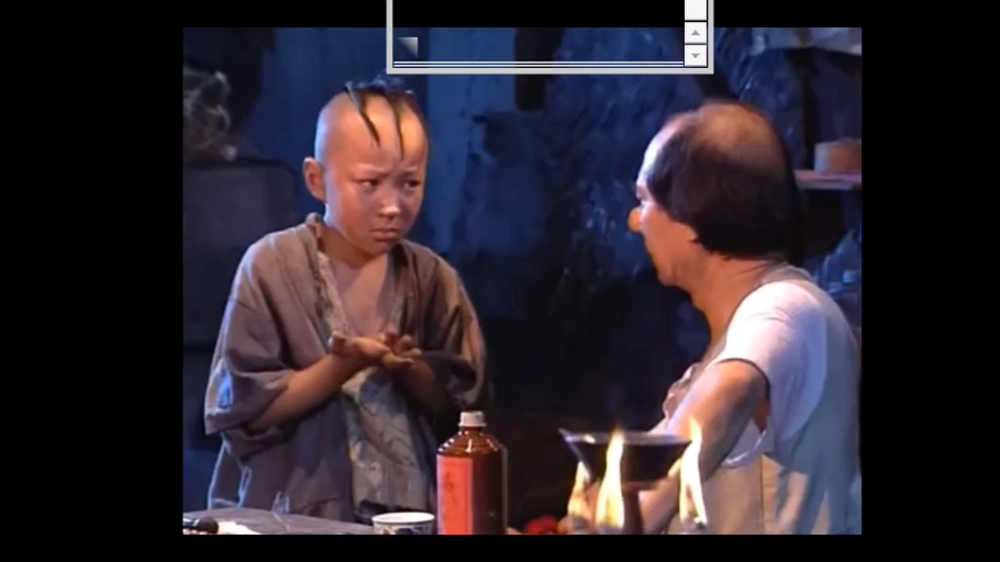 男孩没偷到东西被狠狠地打屁股《三毛流浪记》