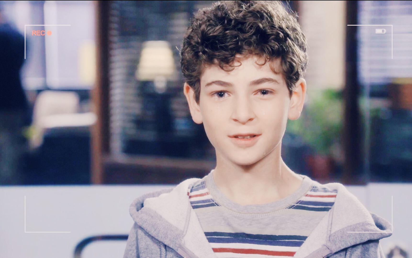 【david mazouz】【大卫马佐兹】美女上错身 cut01