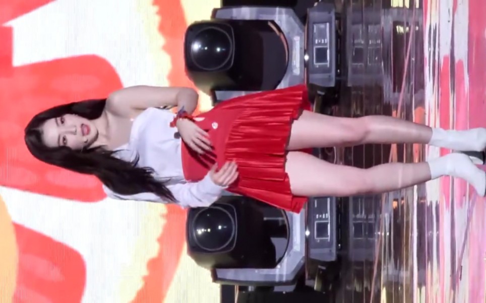【Irene裴珠泫 】Red Velvet 直拍Irene裴珠泫 红色短裙