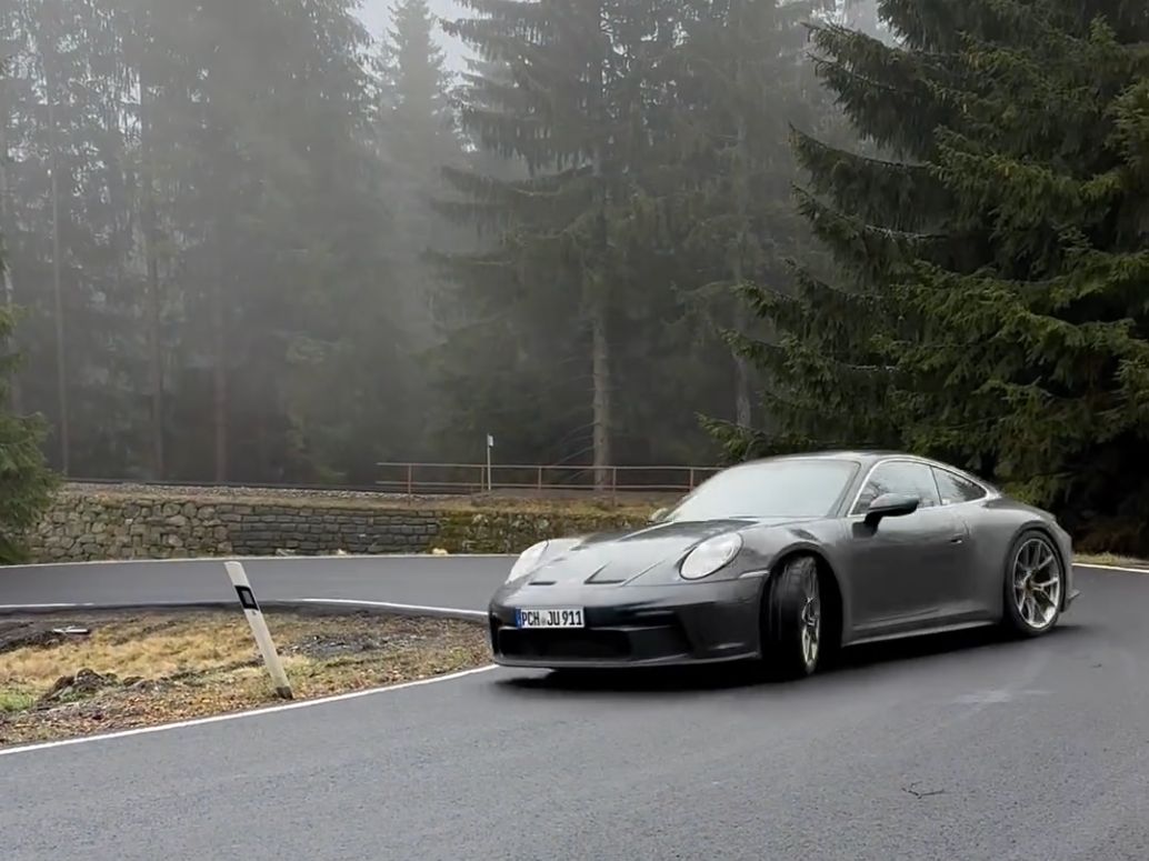 [Vibe] 丝滑逮虾户 992 GT3 Touring