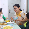 三妮藏好相机偷拍儿子，居然拍到了不为人知的一面