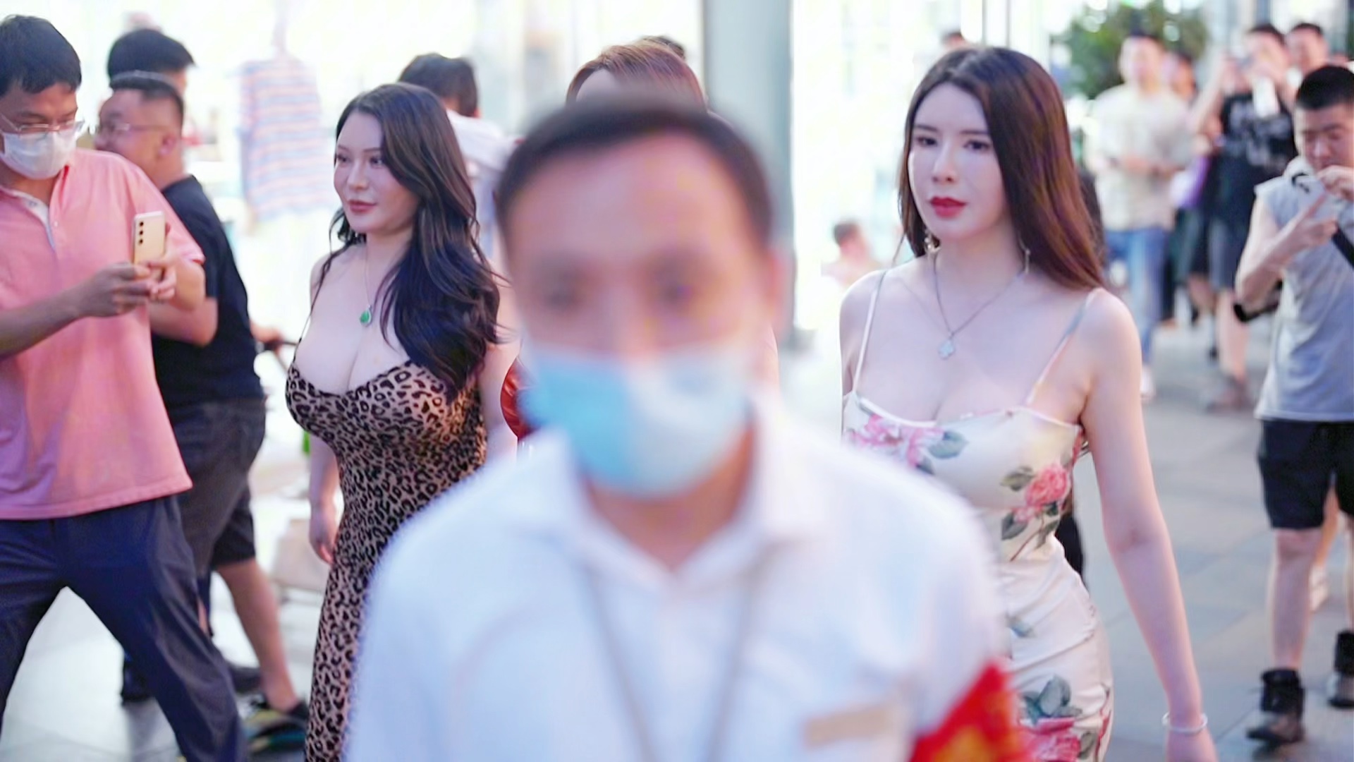 # Street Photography Plus Size Beauty