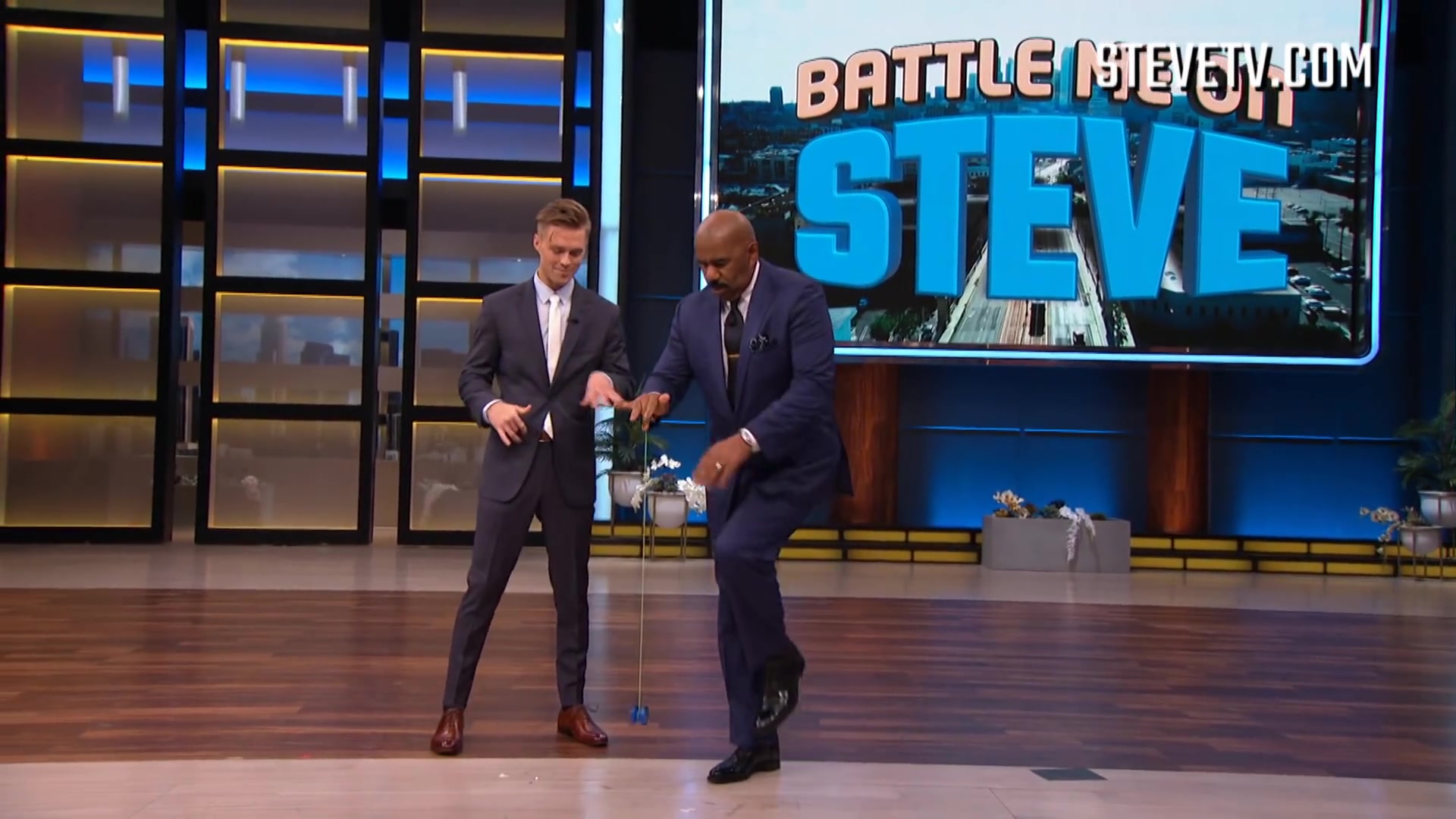 悠悠球世界冠军gentry stein教steve harvey(史蒂夫哈维)玩悠悠球