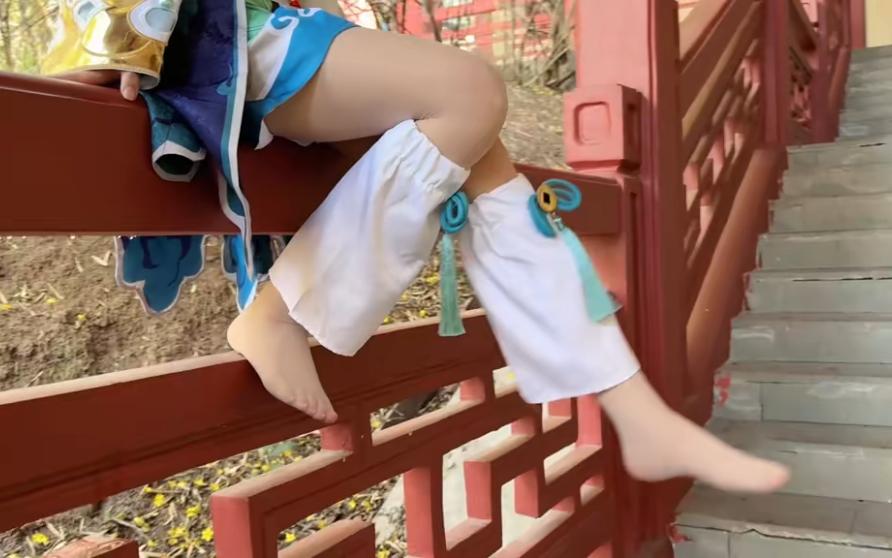 I'm comfortable without my tail. Star Dome Railroad Ho Ho Cos.