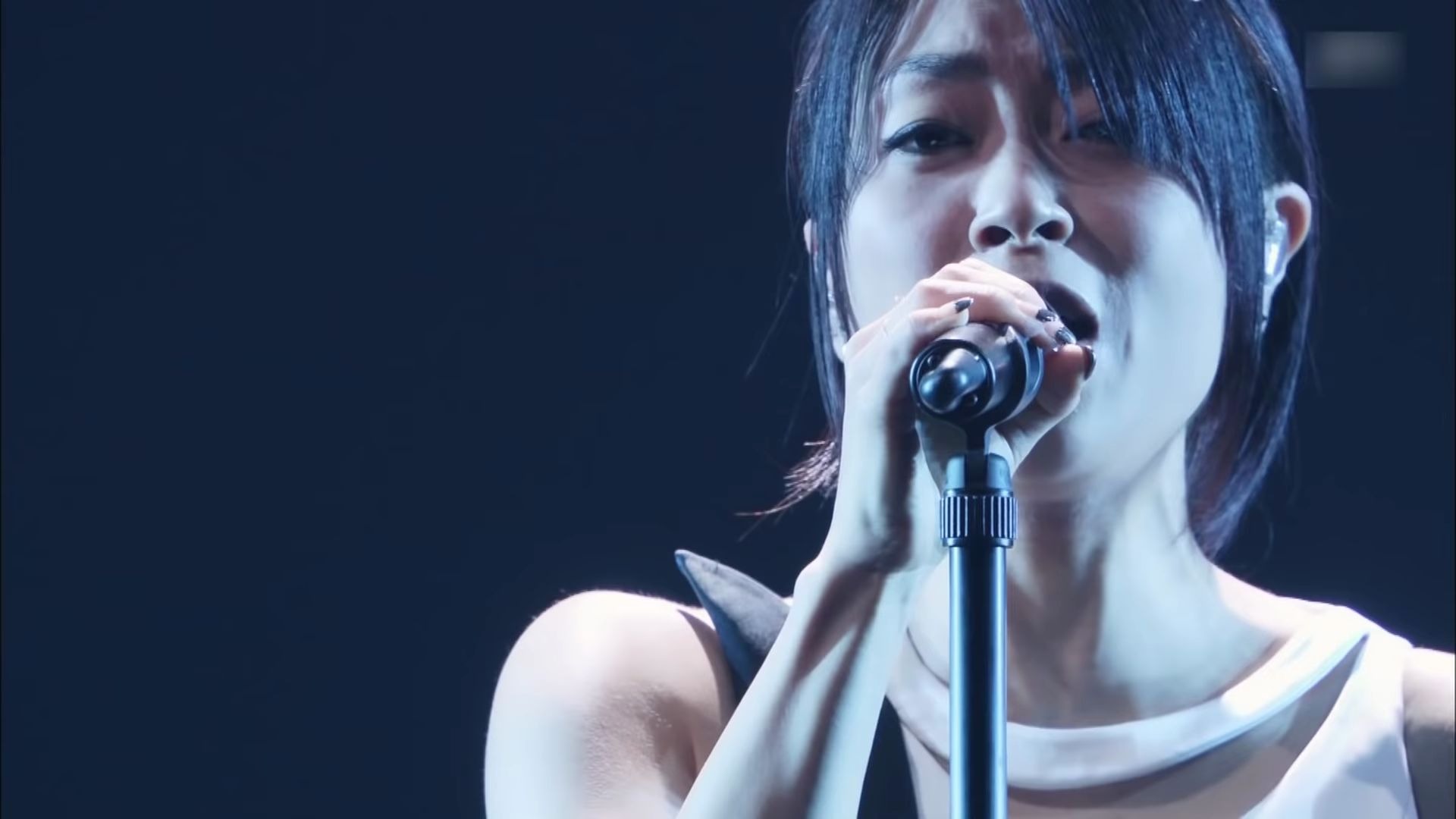 宇多田ヒカル「First Love」 Hikaru Utada Laughter in the Dark Tour 