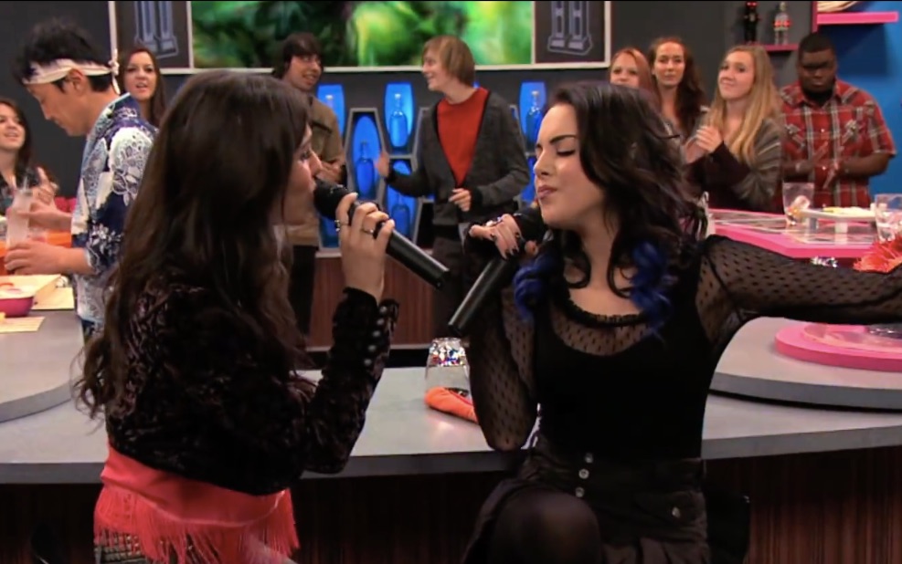 胜利之歌插曲| take a hint( victoria justice x elizabeth gillies)