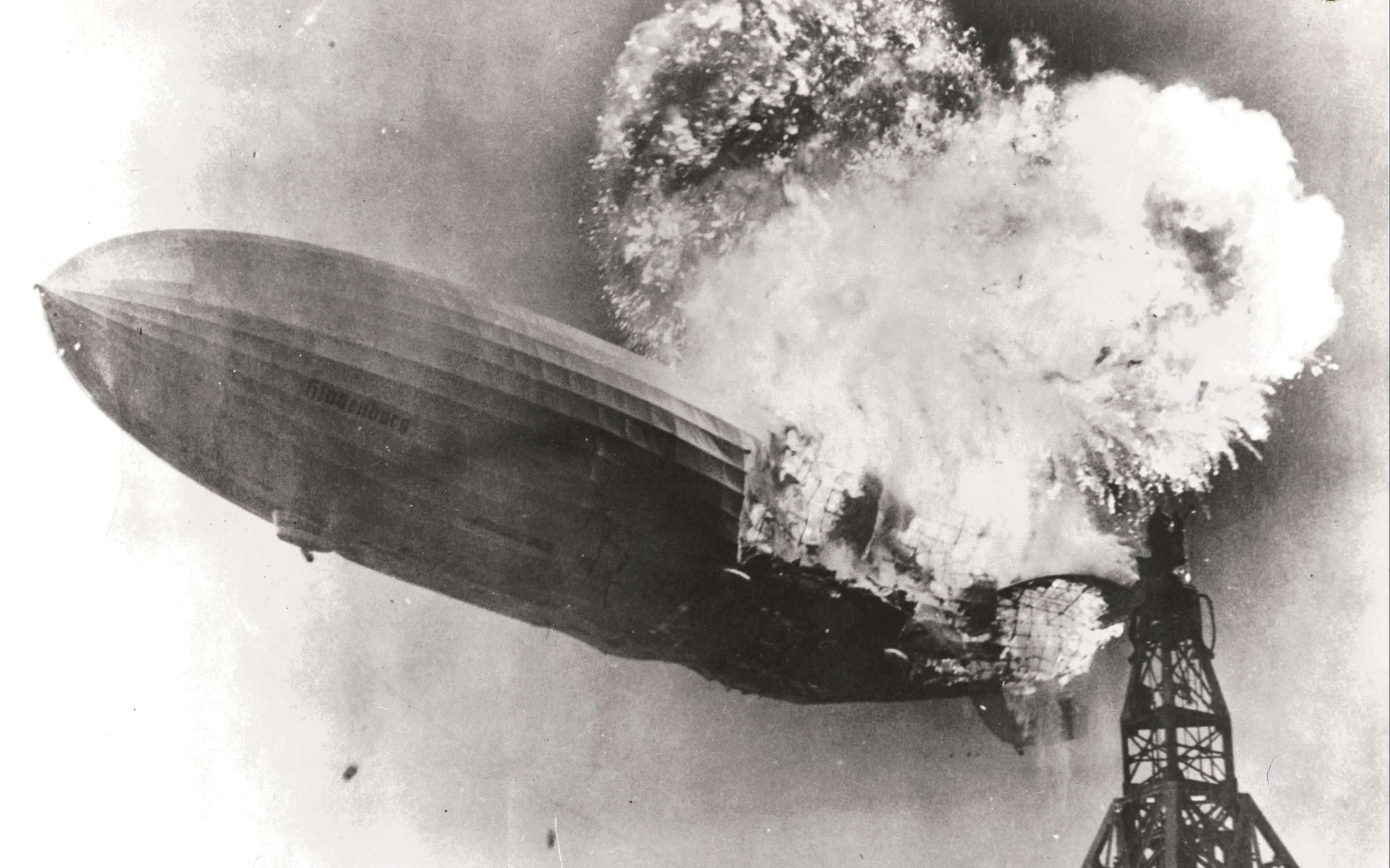 高清彩色历史影像：“兴登堡”号飞艇爆炸，豪华飞艇的落幕_哔哩哔哩_bilibili